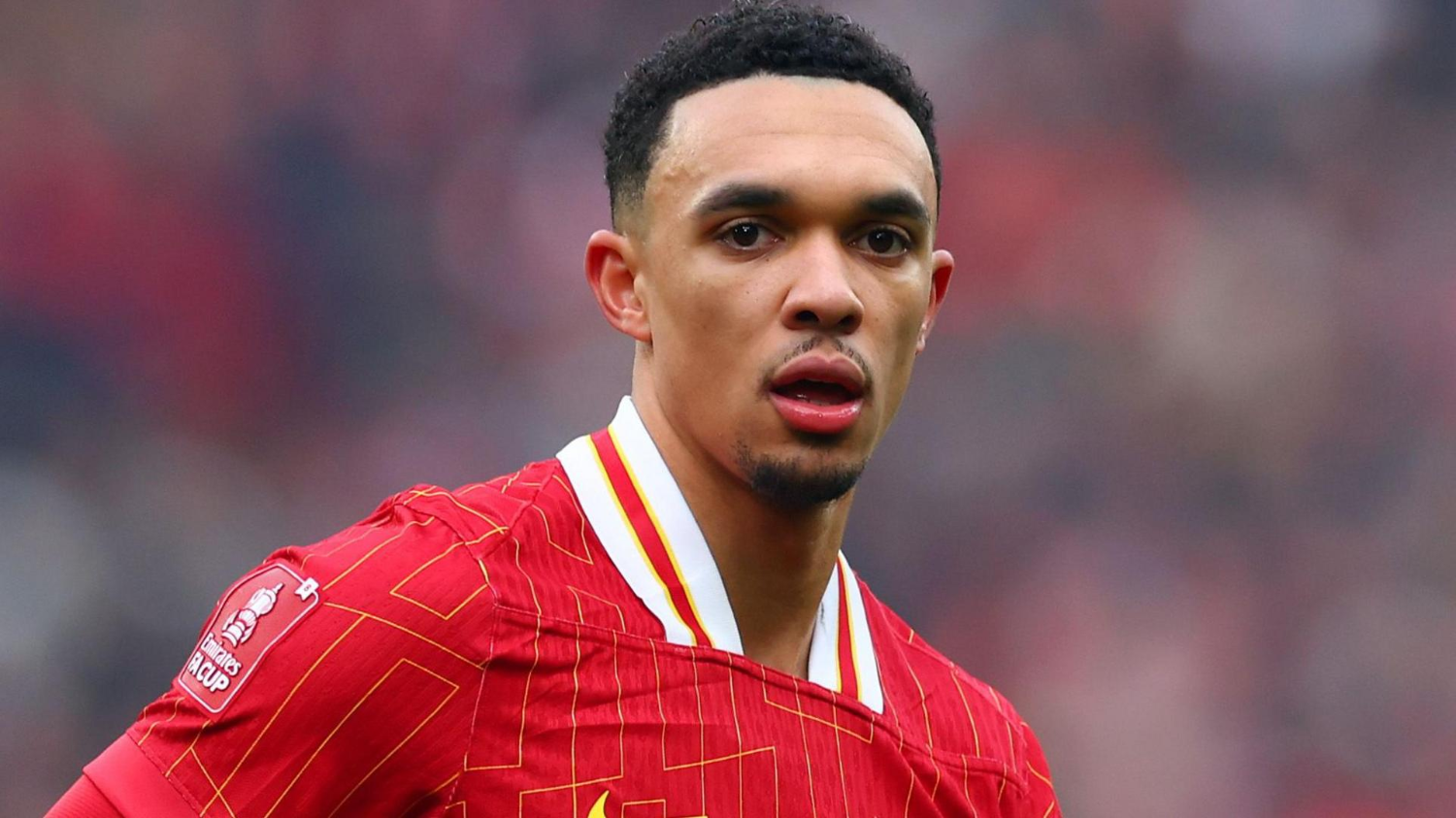 Alexander-Arnold Liverpool'dan ayrılıyor